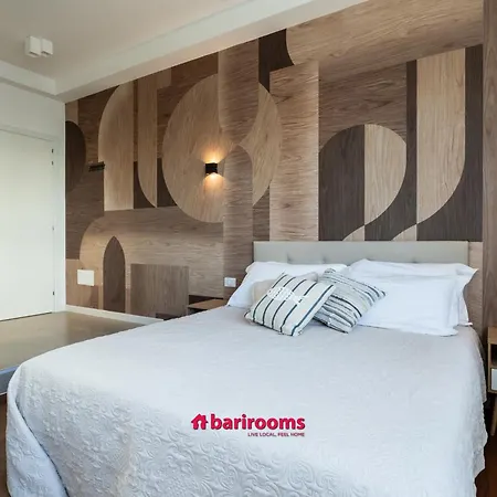 Barirooms - Crisanzio Μπάρι