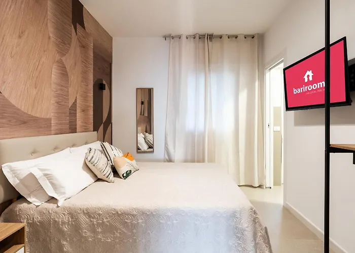 Barirooms - Crisanzio 3* バーリ