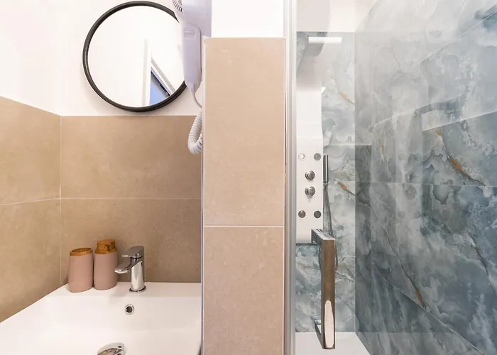 Barirooms - Crisanzio 3* バーリ